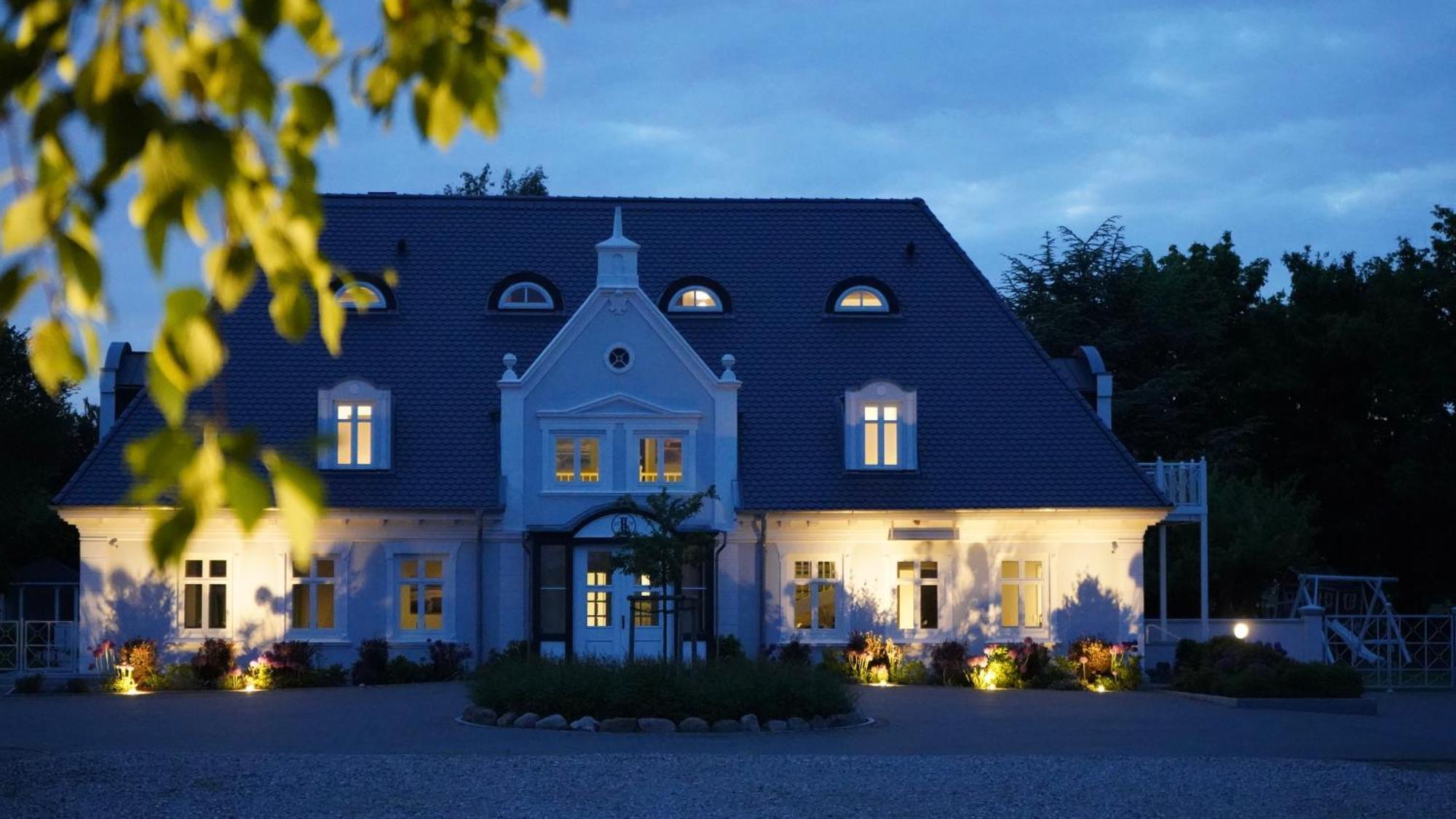Hotel Landhaus Lütjenhof Großenbrode Exterior foto